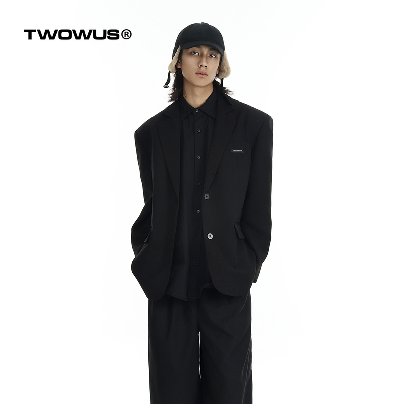 Twowus23Fw Original Classic Silhouette Black Shoulder-Padded Suit with Brand Logo, Versatile Loose Jacket for Men and Women Twowus23Fw Original Classic Silhouette Black Shoulder-Padded Suit with Brand Logo, Versatile Loose Jacket for Men and Women