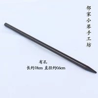 Одна деревянная шпилька длиной 18 см.