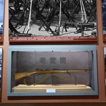 Exhibition Hall Red Collection Committee Old Sleeve Step Static Model Solid Sculptural Pendulum Exhibits of the Museum of the War of Resistance Against Japan