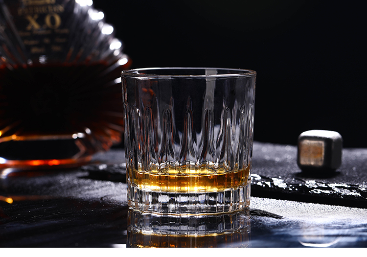 Whiskey Cup Crystal Glass Wine Glass Stripe Classical Uống Cup Cocktail Châu Âu Ly rượu vang sáng tạo Cup - Rượu vang bộ ly uống rượu cao cấp