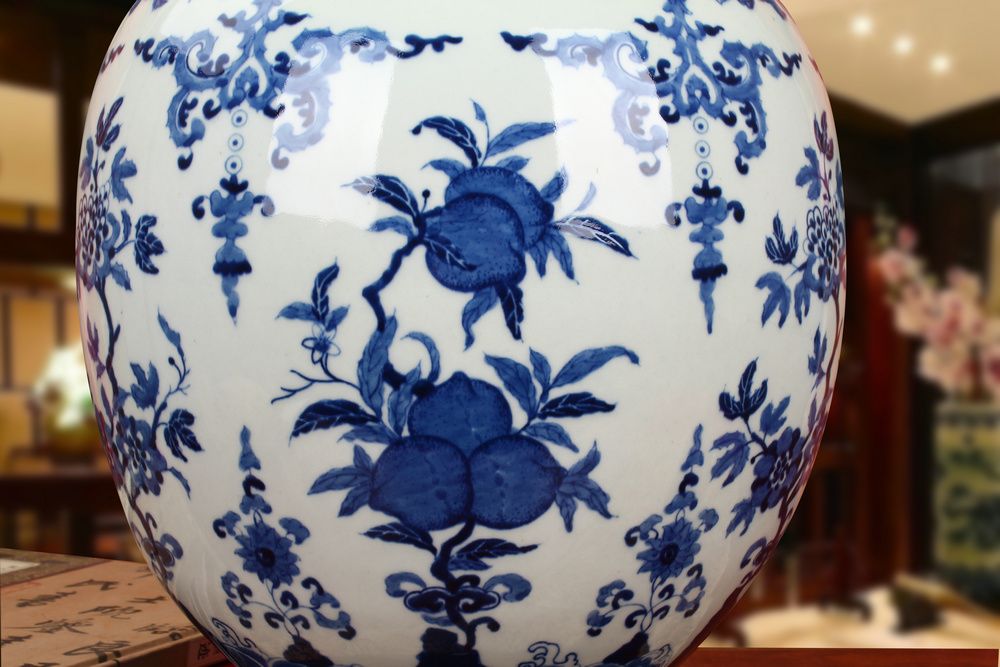 Jingdezhen ceramics high - grade hand - made ssangyong ear peach bound branch of blue and white porcelain vase modern home furnishing articles
