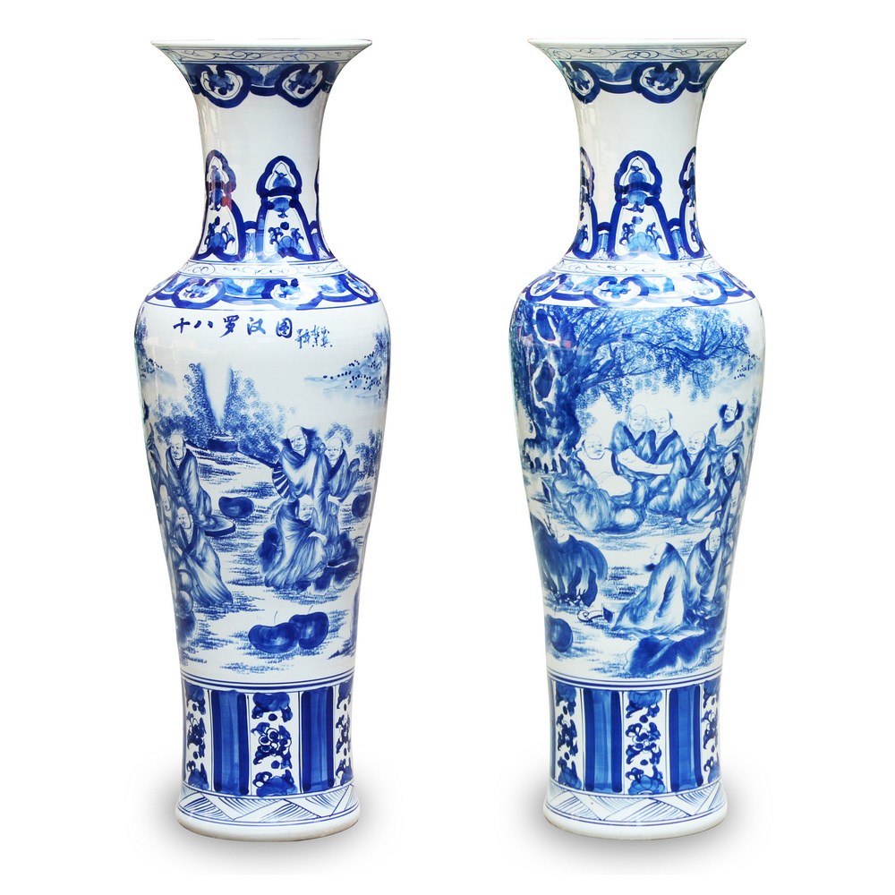 Jingdezhen ceramics hand - made of 18 arhats landing big blue and white porcelain vase Chinese sitting room adornment is placed