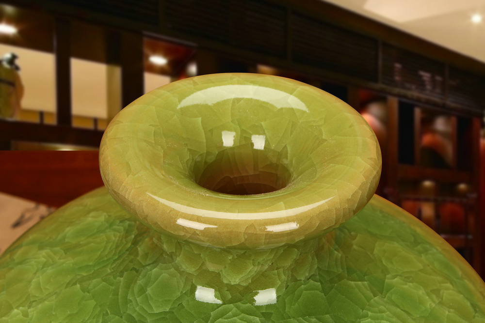 Archaize of jingdezhen ceramics up crack open the slice glaze green ball vase decoration modern Chinese style household furnishing articles