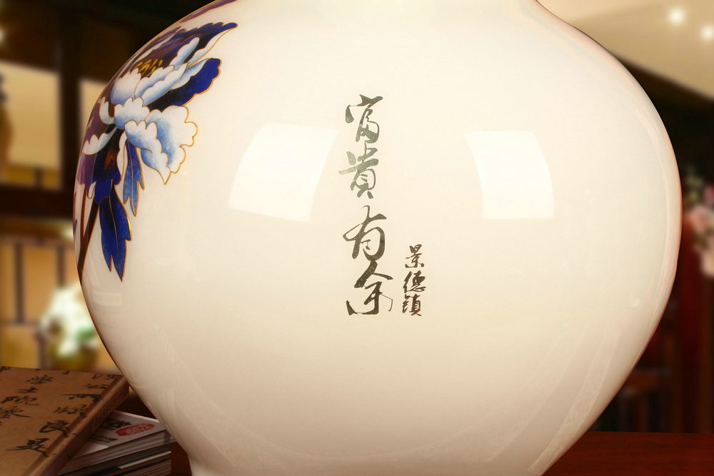 Jingdezhen ceramics white straw blue and white vase peony riches and honour of modern Chinese style household decorative furnishing articles