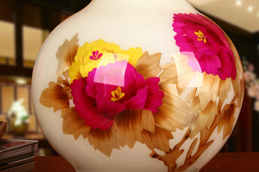 Jingdezhen ceramics white straw vase peony riches and honour contracted and I and fashionable household crafts
