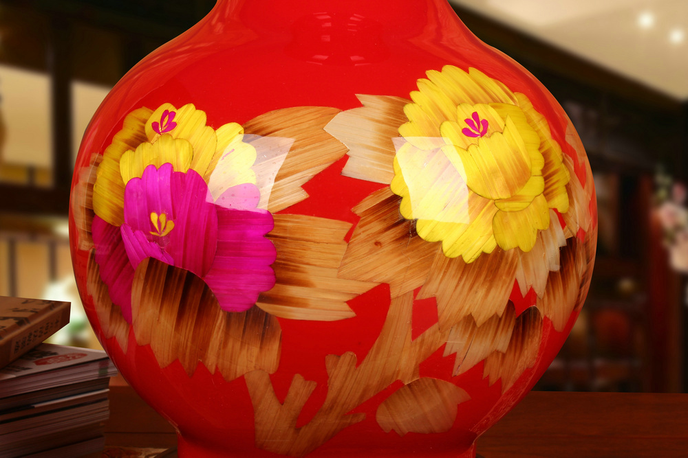 Jingdezhen ceramics China red peony flowers prosperous modern fashion vase happiness process decorative furnishing articles