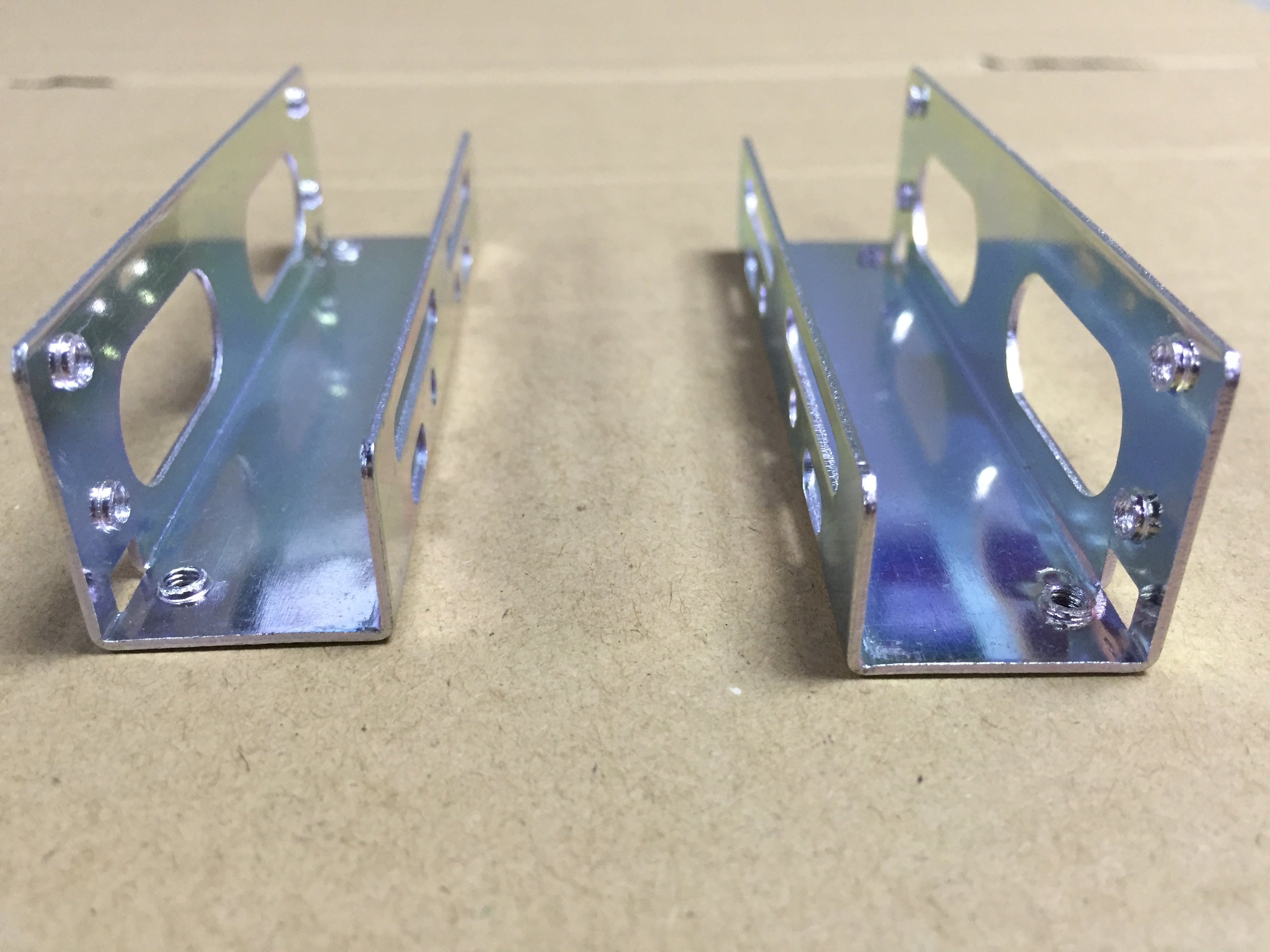 Manufacturer direct selling desktop solid hard disc bracket 3 5 inch to turn 5 25 inch CD driver bit built-in hard disc bracket