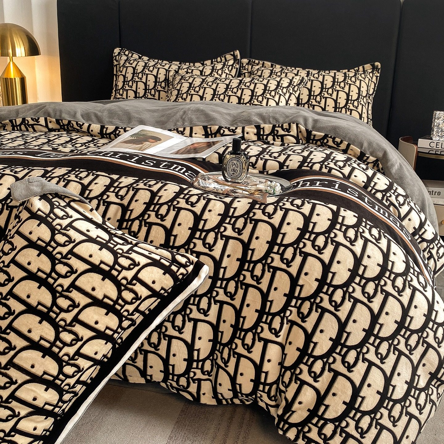 Winter Fleece Four-Piece Bedding Set, Milk Velvet 2025 New Double-Sided Plush Duvet Cover, Coral Fleece Bed Sheet and Fitted Sheet