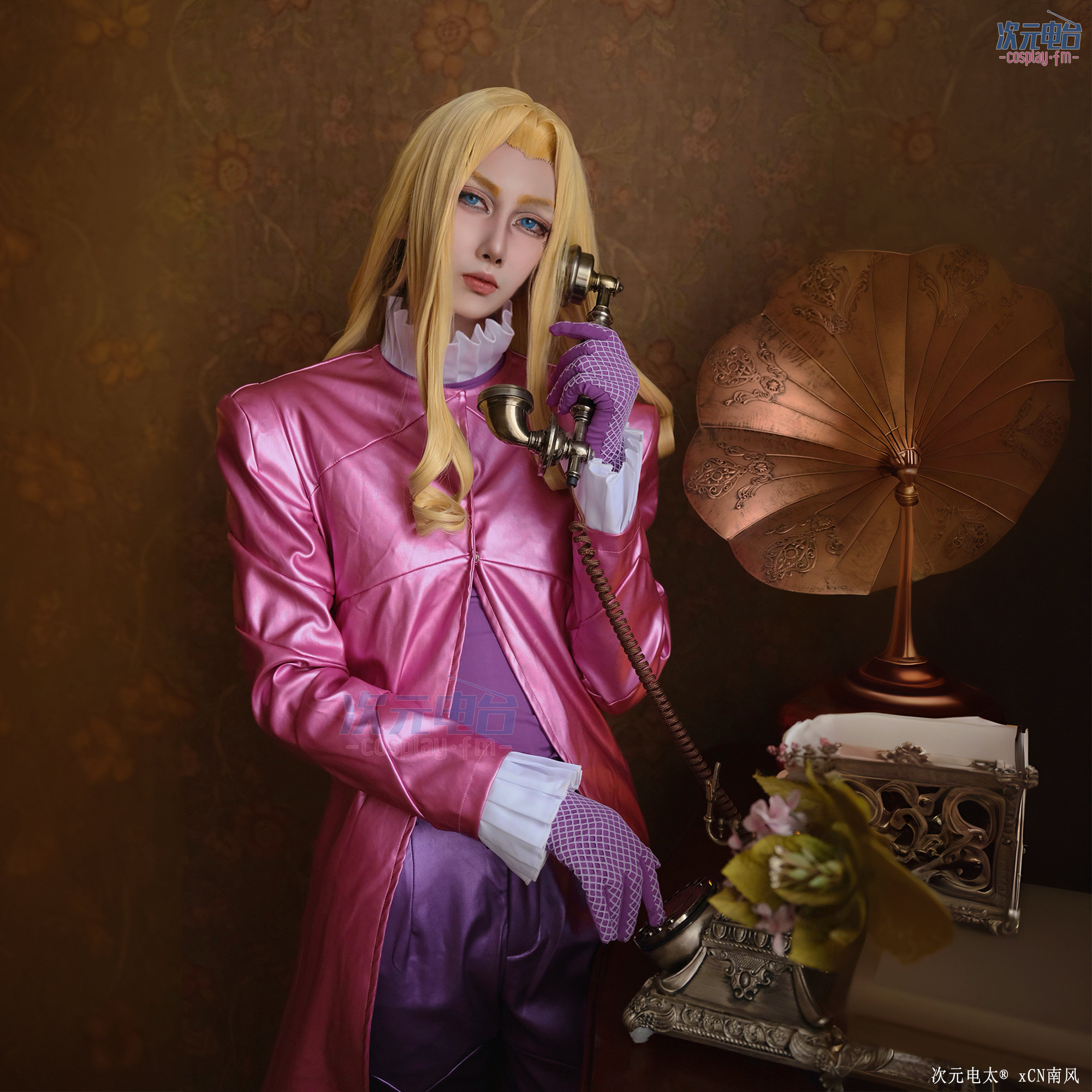 JOJO的奇妙冒险SBR中,法尼·瓦伦泰的大总统cos服动漫服装是如何设计的?-Cosplay女装cos女装-淘宝好物网