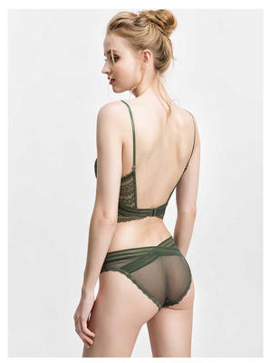 French invisible lingerie without steel rings, women's thin lace backless lingerie with a beautiful back and small chest, bra set