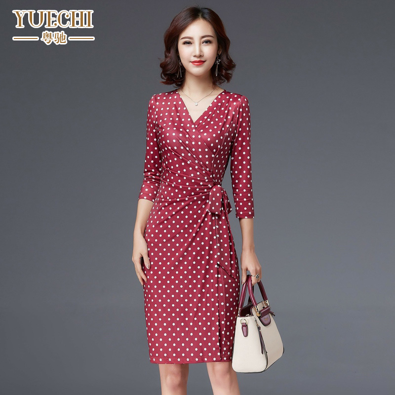 Fashion Joker 2021 early autumn new Korean version of V-neck wave dot dress women cover belly slim hip skirt