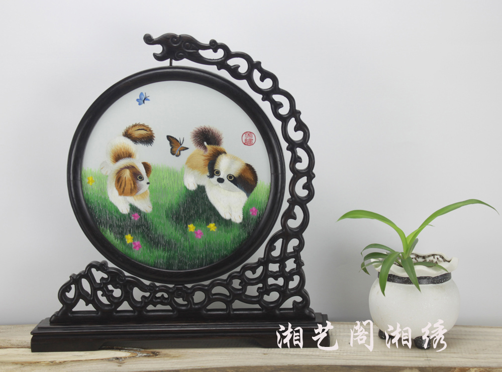 Xiangembroidery pure handmade double-sided embroidered desktop home pendulum adorned with cute little pooch 12 zodiac to visit relatives and relatives