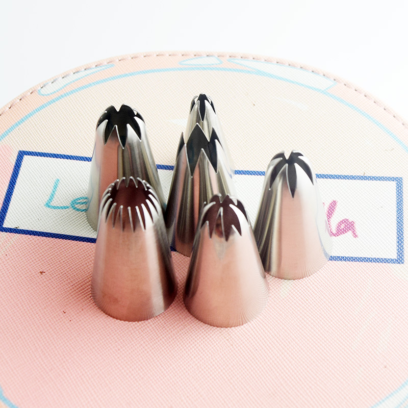 304 Stainless Steel Framed Flower Mouth 2D Rose 2M Lysos 2F Cherry Blossom 853 Jenny Cookies 18 Teeth Cream Cake Puff