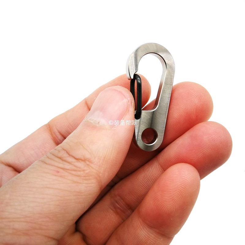 Simple small anti-lost titanium alloy keychain pure titanium molle backpack quick hook portable EDC tool buckle