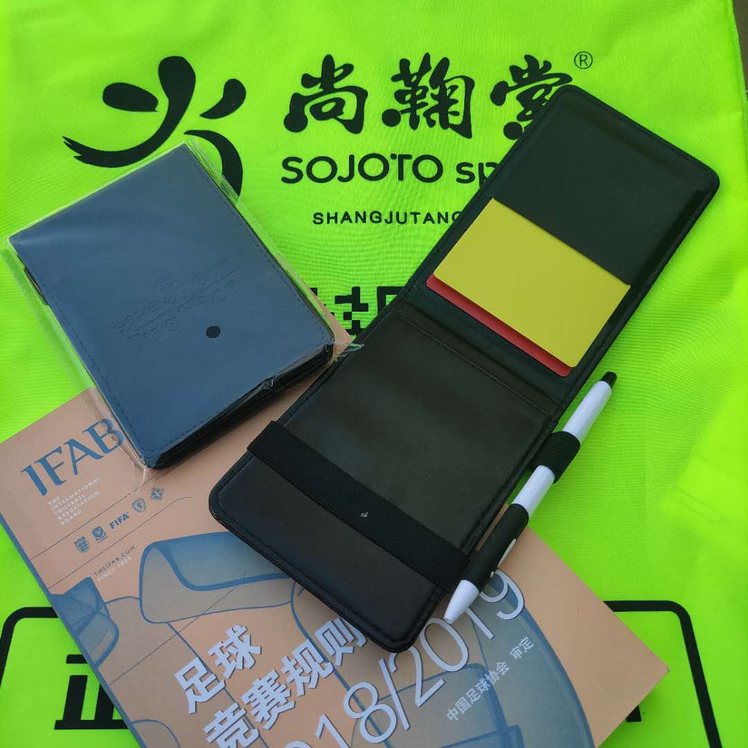 Shang Ju Tang # Soccer Referee equipped with a red and yellow card holster protective sleeve to collect card cases