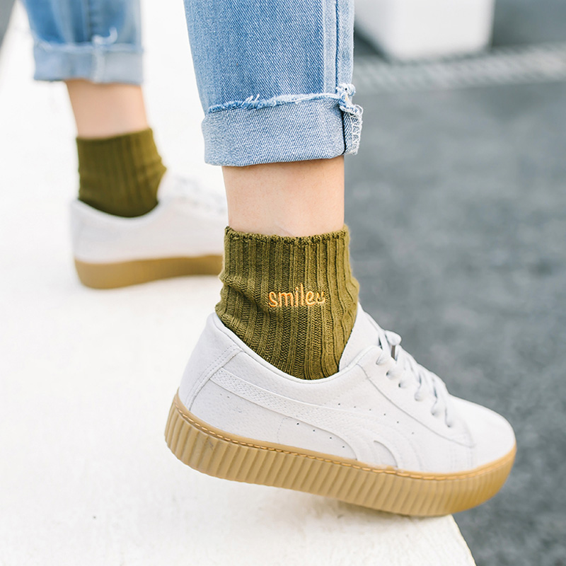 Autumn Winter Day Department Women Socks Pure Cotton Double Needle Thick Thread Lady Midbarrel Socks SMILE Smiley Face Smile Embroidered Foam Socks