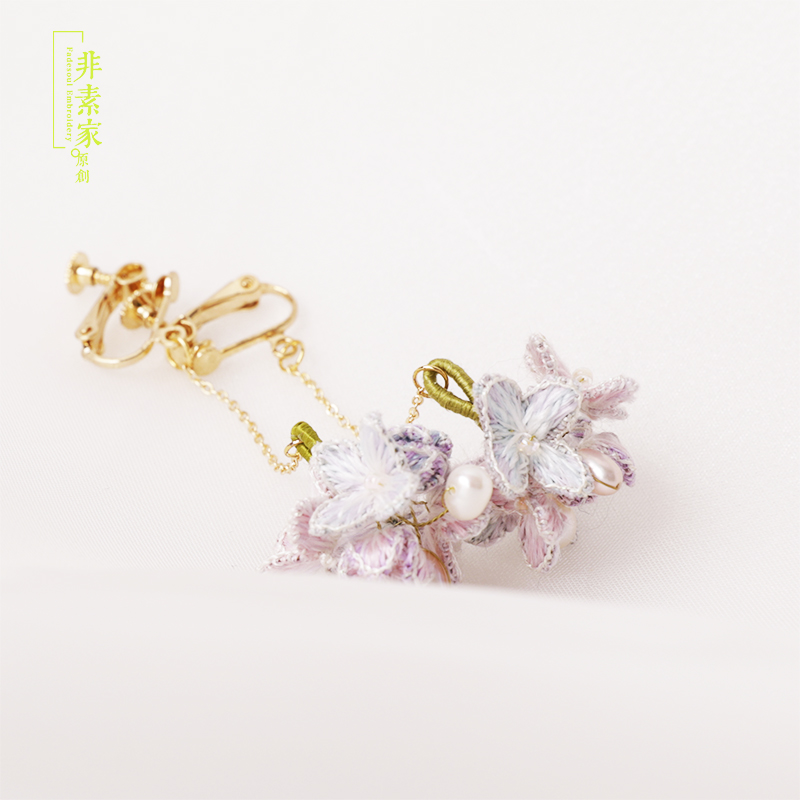 < On Earth > Su Embroidery Diy Girl Hearts Ear Pin Earrings Small Fresh Flowers Earrings Schoolgirl Embroidered Earrings