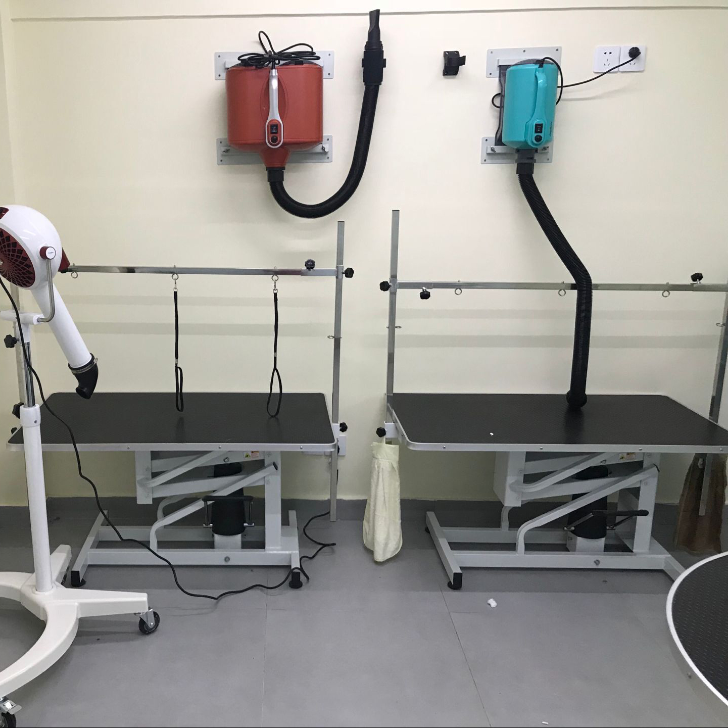 Spring Boat Hydraulic Lifting Beauty Table Large Number Pet Shop Pooch Large Dog Gold Wool Universal Beauty Desk Gantry Crane