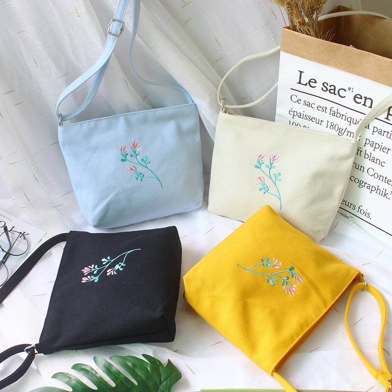 School flower a flower messenger bag women Joker ins simple wind shoulder canvas small bag women's bag summer small fresh