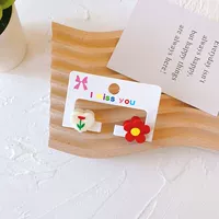 В форме цветка, красный