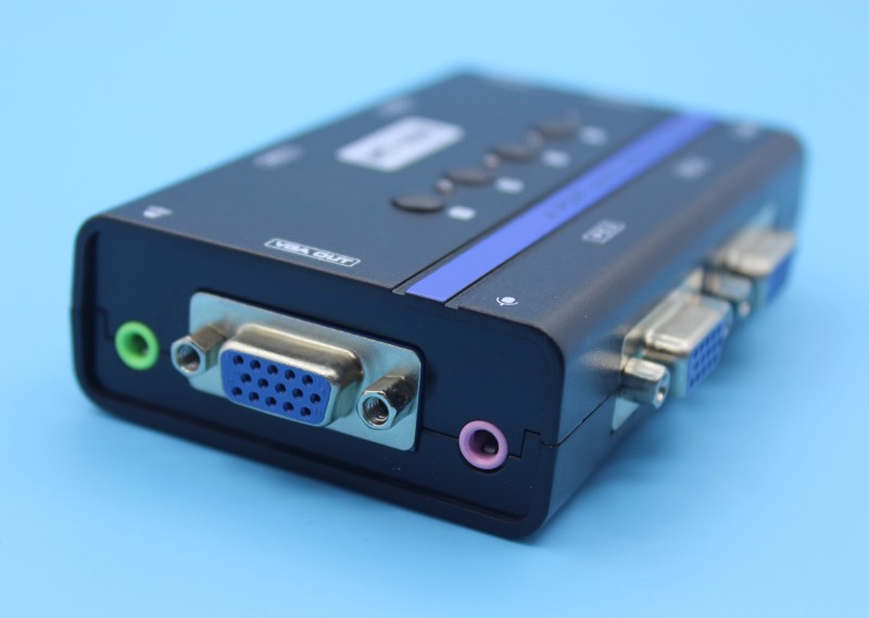 MT-461KL KVM switch Audio with shared speaker microphone headset 4 ports automatic USB2 0 wiring