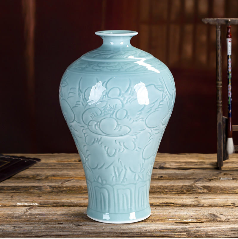 Jingdezhen porcelain vases, antique home decoration ceramic furnishing articles green porcelain carving Chinese style restoring ancient ways the sitting room