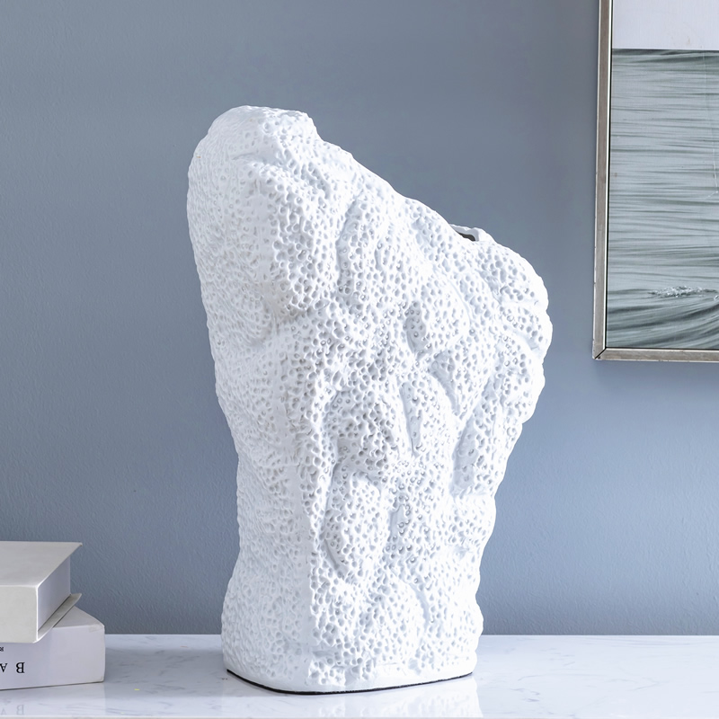Modern minimalist ceramic vase does the table sitting room adornment flower implement sample room household soft dry flower is placed