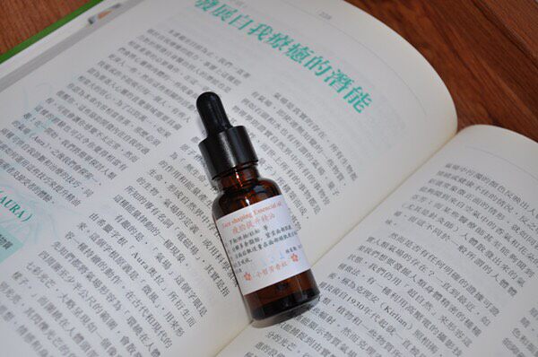 15 years of word-of-mouth beauty Chest Tightness Massage Oil Chest Type Poor Shaping Boost Especially Effective Zhe Aroma