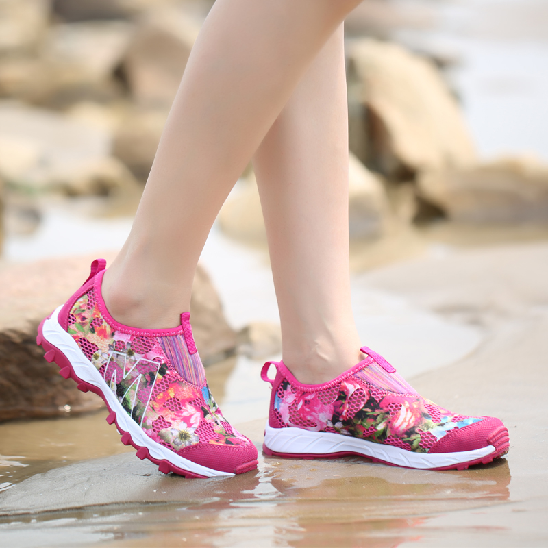 Summer outdoor river tracing shoes women's quick-drying lightweight beach shoes non-slip camouflage drifting shoes women's amphibious wading shoes
