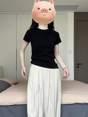 Черная летняя короткая футболка, короткий рукав, по фигуре, облегающий крой