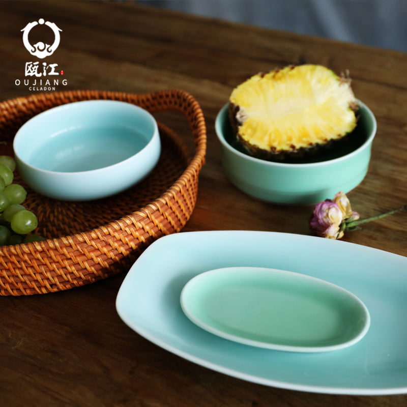 Oujiang longquan celadon fish dish 12 inches long ceramic disc Chinese snack plate home straight expressions using salad bowl of soup bowl