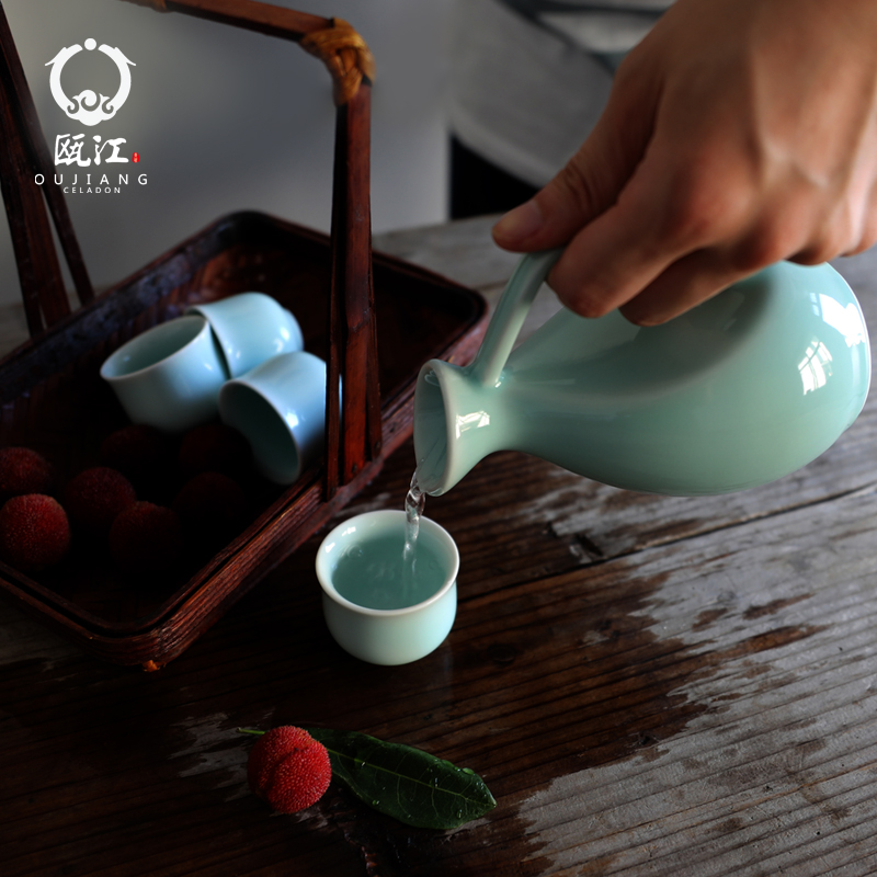 Oujiang longquan celadon white wine wine wine fine ceramic household head five classical hip flask glass gift set