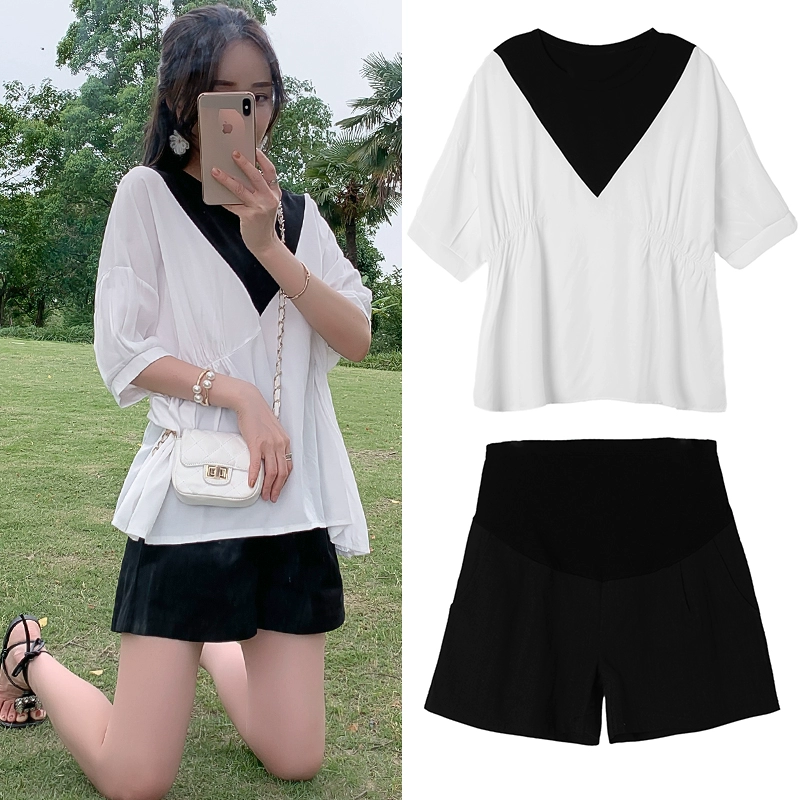 Bộ đồ bà bầu mùa hè lưới màu đỏ ngoại không khí cotton thời trang nâng bụng quần short ngắn tay áo hai dây đi chơi giản dị - Áo thai sản