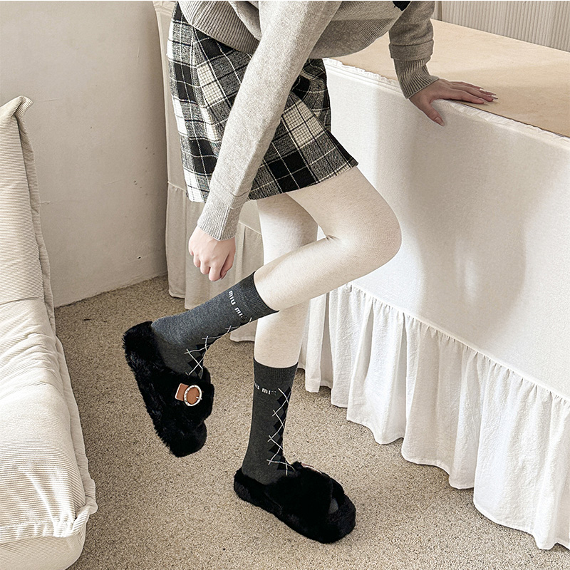 成人羊绒袜：舒适与时尚的完美融合