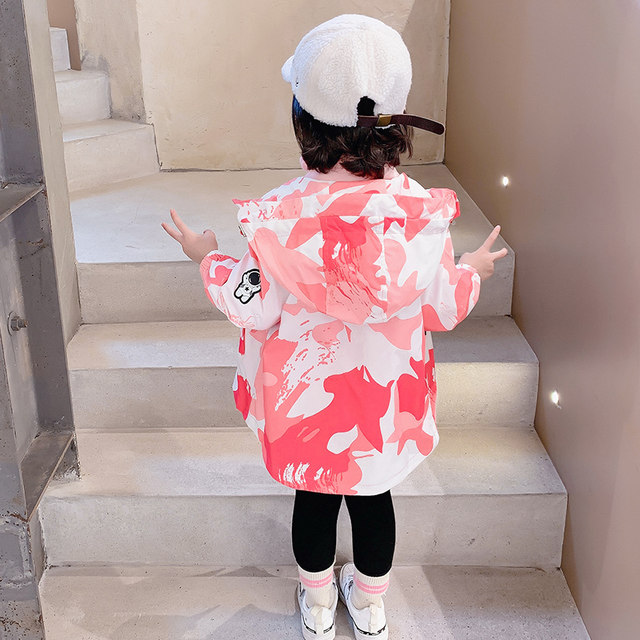 Girls' jackets, children's clothing, autumn and winter jackets, 2021 new fashionable winter clothing, foreign style three-in-one detachable winter models