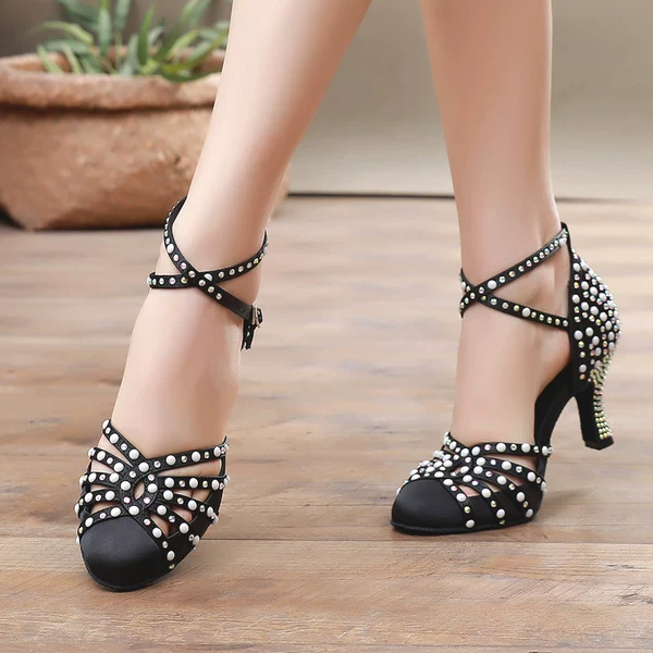 Товары от 俏人心定制舞鞋