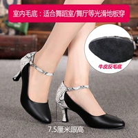 Черно -белый каблук 7,5 см (нижняя часть волос в помещении)