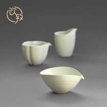 Drink secret glaze Jingdezhen fair cup Japanese tea separator Ceramic handmade retro Kung Fu Tea Sea Tea leaky cup