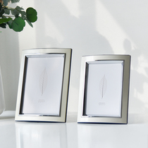 Light luxury modern simple creative 5 inch 7 inch 8 inch metal photo frame table photo rack ornaments fashion office table