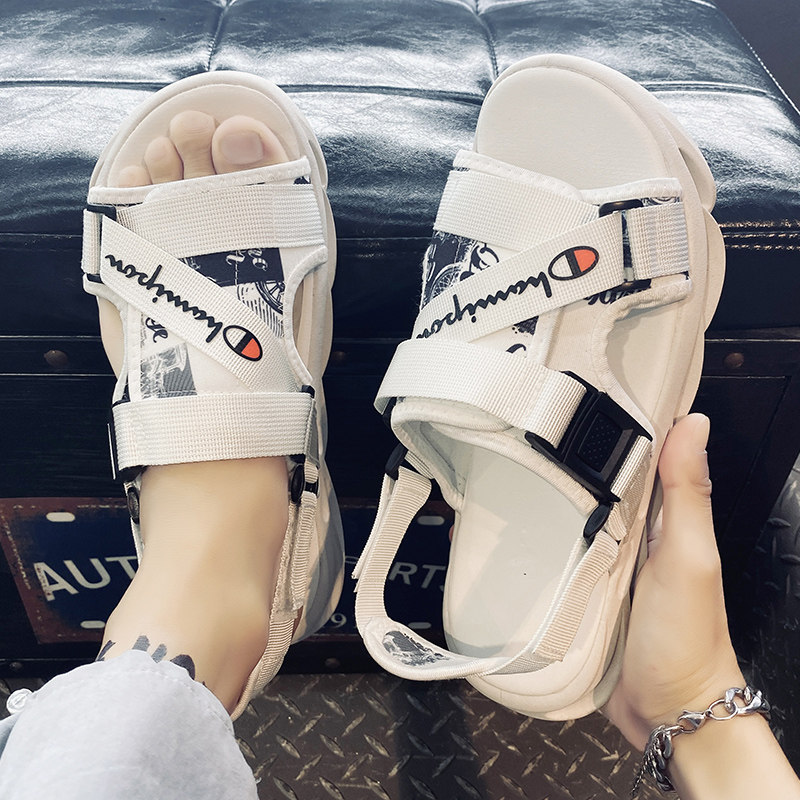 Slippers men's summer wear non-slip beach sandals sports driving dual-use thick bottom stepping on shit feeling deodorant couple sandals