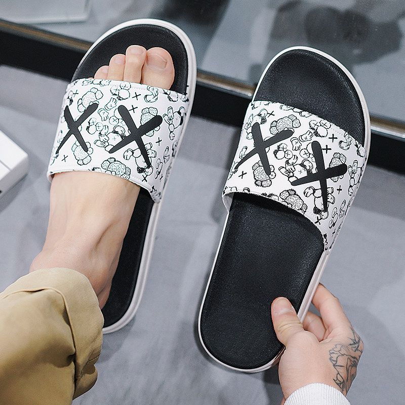 Slippers men 2022 new summer non-slip outside wear beach sandals home bathroom net red trend couple sandals