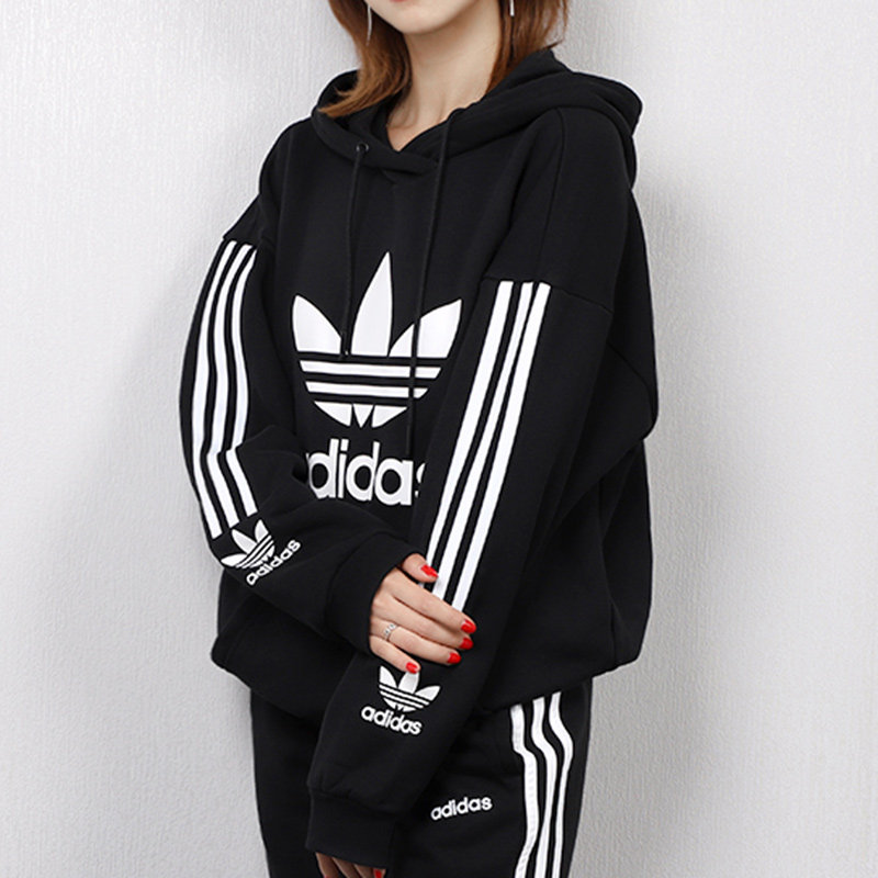 Костюмы спортивные свитшоты. Костюм.адидас женский модный 2020 адидас. Адидас костюм женский черный 2020. Толстовка адидас женская 2022. Костюм адидас женский 2020.