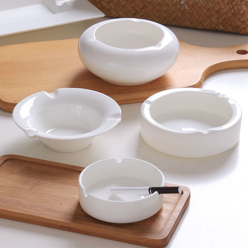 Cigarette Ash Trays Creativity Personality Trend Home Living Room Anti-Fly Ash Covered Brief modern Ceramic Chinese office