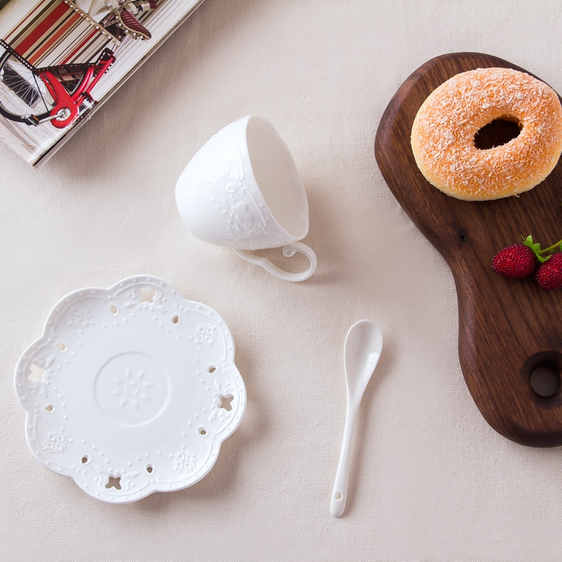 Jingdezhen European pure white coffee cup of ipads China relief ceramic tea cup tea coffee cups and saucers spoon