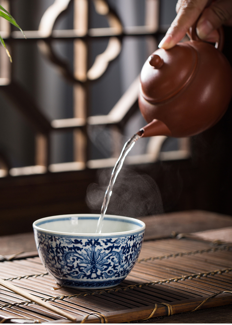 Clock home trade, one cup of single CPU jingdezhen ceramic checking maintain blue and white lotus flower, wood, beaker kung fu tea cups