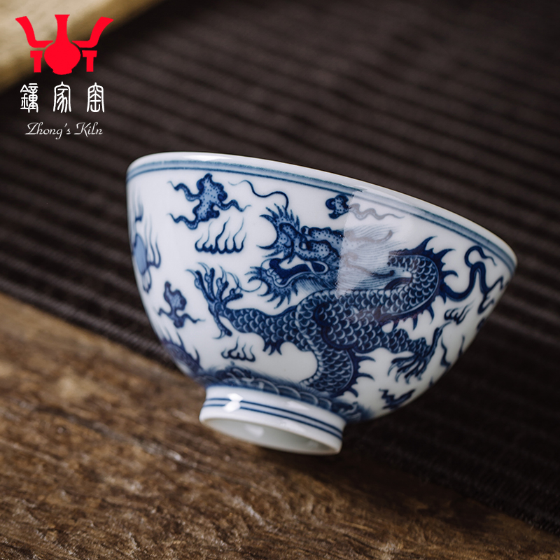 Clock kung fu tea house up with jingdezhen ceramic tea set manual under glaze blue and maintain longfeng bowl individual single CPU
