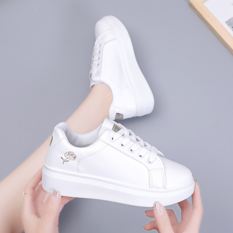 Small White Shoes Women 2022 Spring Autumn 100 Hitch Base Foreign Ventilation Autumn Matching Skirts Korean version Street pat Flat Bottom Plate Shoes