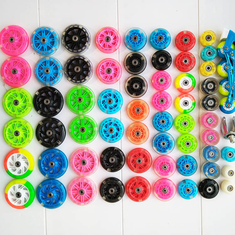 Three or four-wheel scooter children's car accessories wheel pu rubber leather wear-resistant mute high-bounce flash small wheels