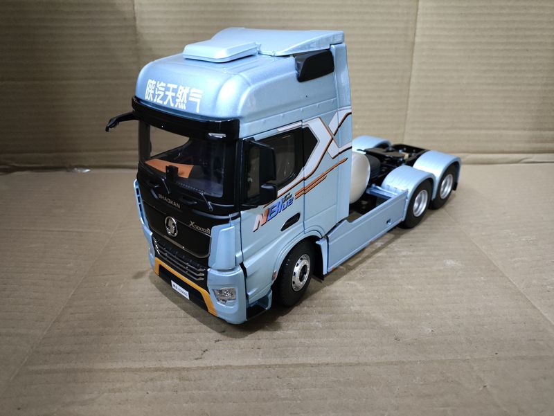 1/24 Original Shaanxi Automobile X5000S Natural Gas Tractor Truck Model Alloy Static Ornament Gift Collection 1/24 Original Shaanxi Automobile X5000S Natural Gas Tractor Truck Model Alloy Static Ornament Gift Collection