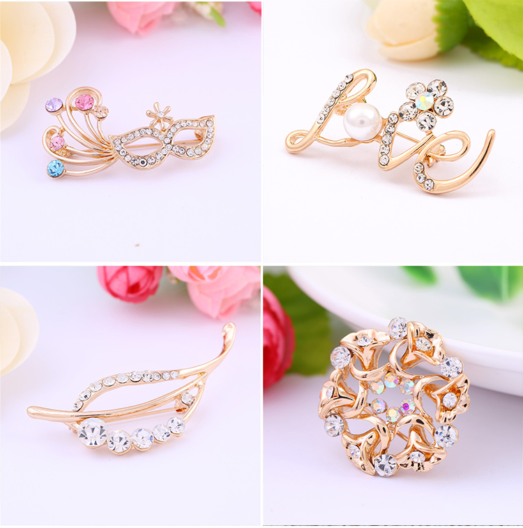 Ghi chú âm nhạc rhinestone Áo len nhỏ Suit cardigan Trâm Lady Crystal Brass Ngực Khóa Cape Nút Trang sức huy hiệu cài áo dễ thương